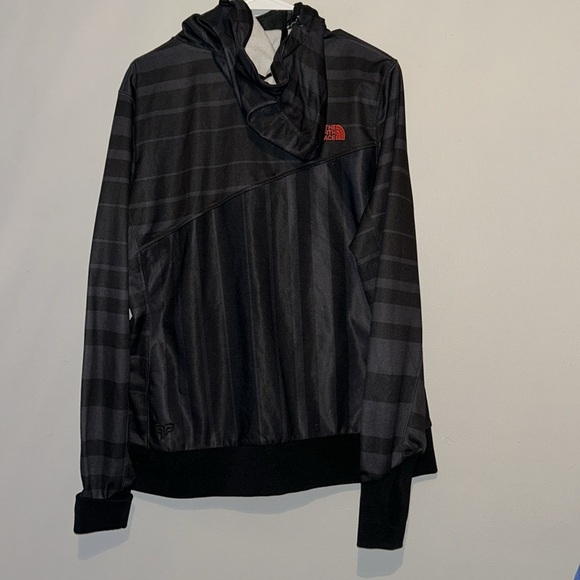 The North Face Black and Red Women's Hoodie - Picture 10 of 10